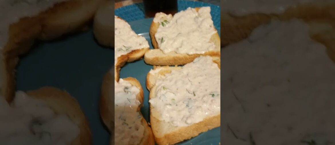 Quick bite: toast with french pate and Red wine: Delicious