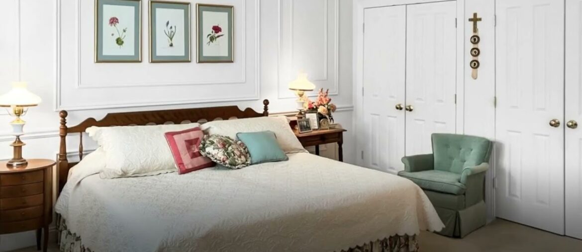 65 Thornbrooke Drive, Shrewsbury, NJ 07702