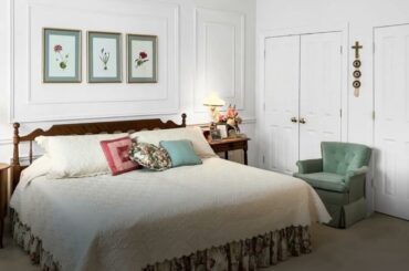 65 Thornbrooke Drive, Shrewsbury, NJ 07702