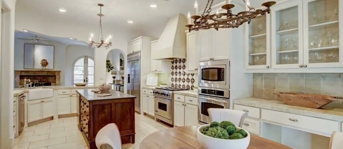 2640 Centenary Street, West University Place, TX 77005