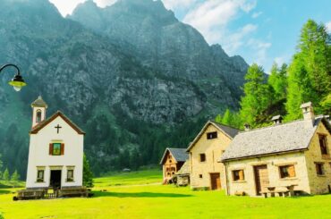 Beautiful relaxing chill guitar music tunone nature sounds. 4K Video France Relataxion Film