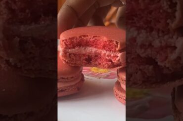 French Macrons @Browniedelights recipe link in description #frenchmacaron