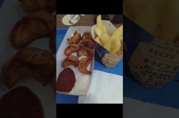 Chicken momos k sath French fries omg taste #shorts #ytshorts #trendingvideo #trendingreels