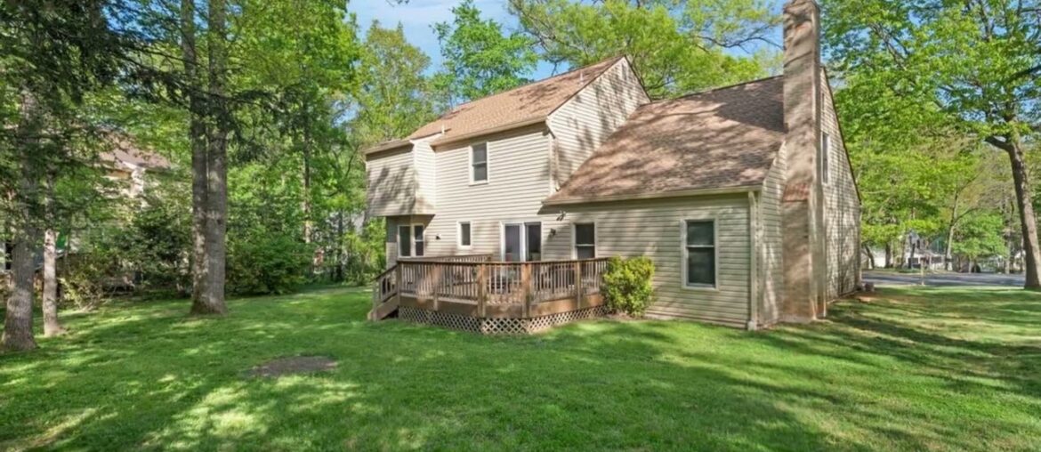 11204 Longwood Grove Drive, Reston, VA 20194 11204 Longwood Grove Drive, Reston, VA 20194