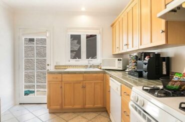 9037 Elevado Avenue, West Hollywood, CA 90069