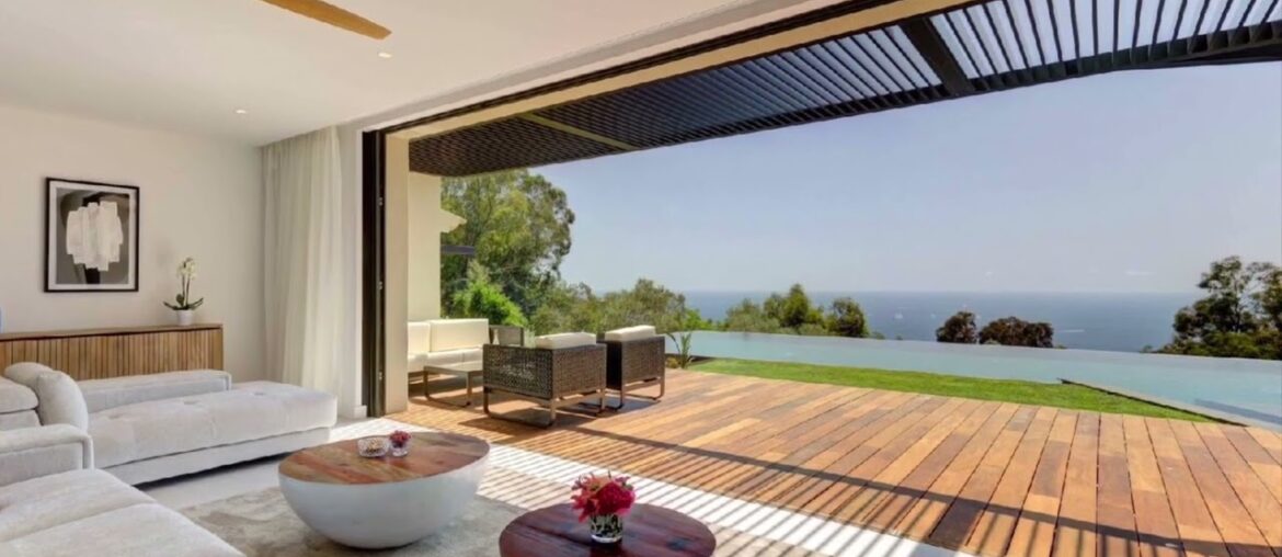Expansive Holiday Villa Rental in Cannes France @ExperienceTheFrenchRiviera