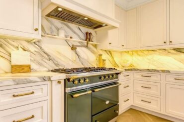 135 Payne Whitney Lane, Manhasset, NY 11030