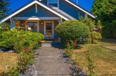 610 W Anderson St, Elma, WA Presented by Barbara Estrella.