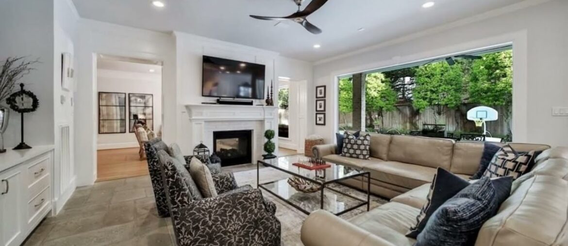 11902 Cobblestone Drive, Houston, TX 77024