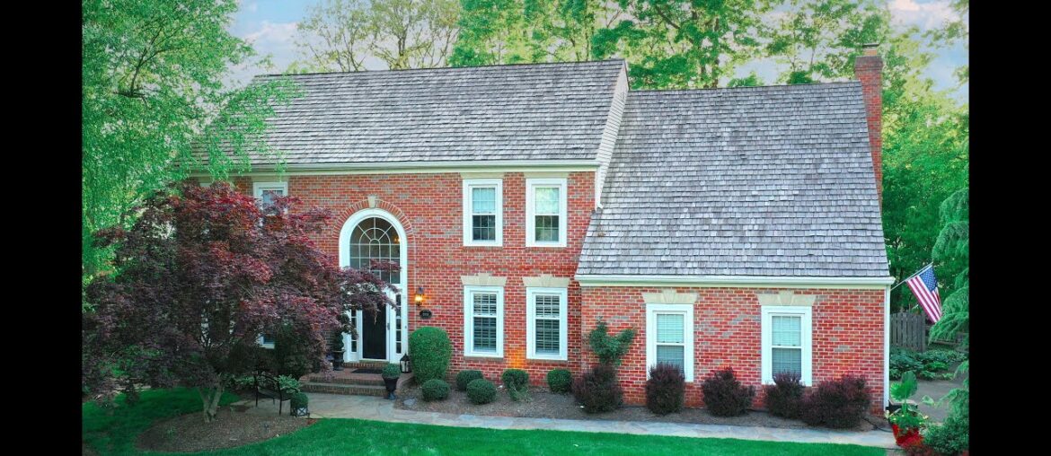 A Home Where You Can Truly Live! 12931 Oak Lawn Place