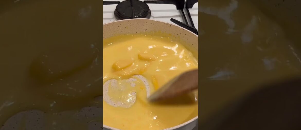 Crispy french fries & cheese sauce #frenchfriesathome  #cheesesaucerecipe #trendingshorts