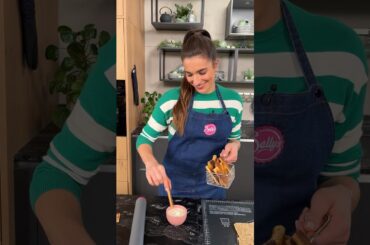 french toast sticks with cheesecake dip (sweet & crunchy)