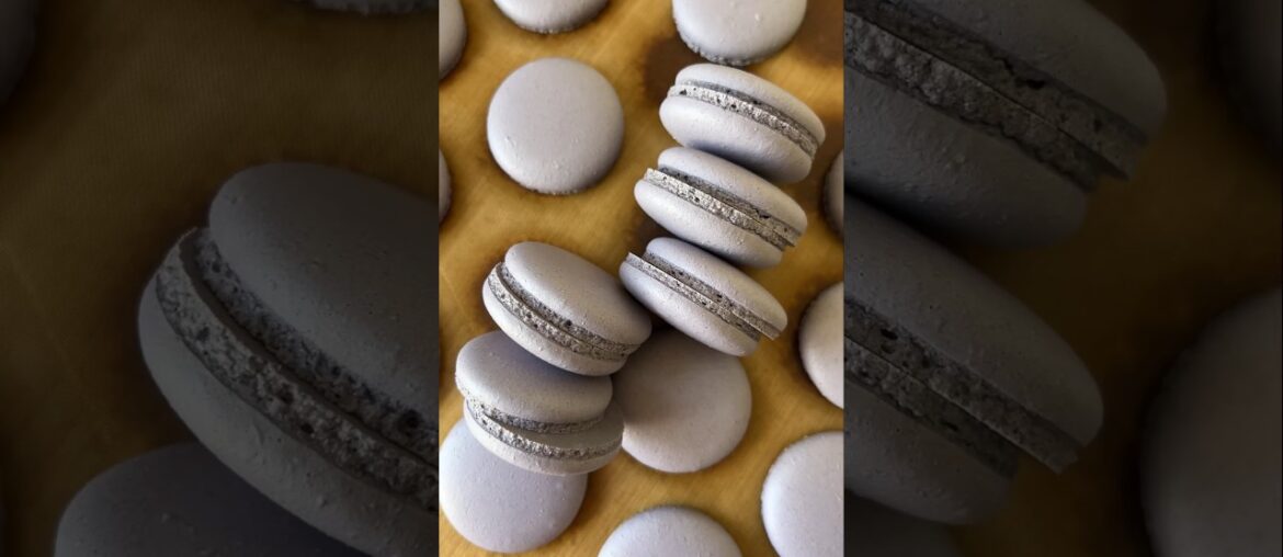 French meringue macarons #makronky #macarons #frenchmacaron #macaron