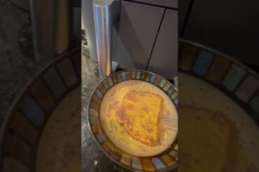 Attempt to make French Toast.. (thanks to @MrNotSuprized for the recipe) #frenchtoast