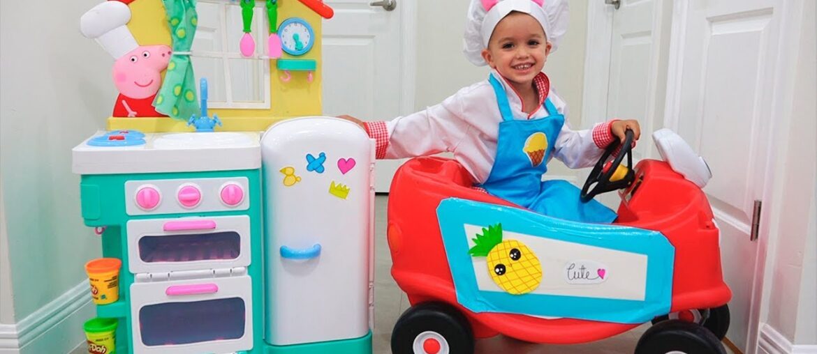 Vlad and Nikita play toy cafe Drive Thru