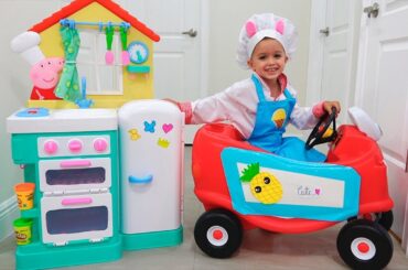 Vlad and Nikita play toy cafe Drive Thru