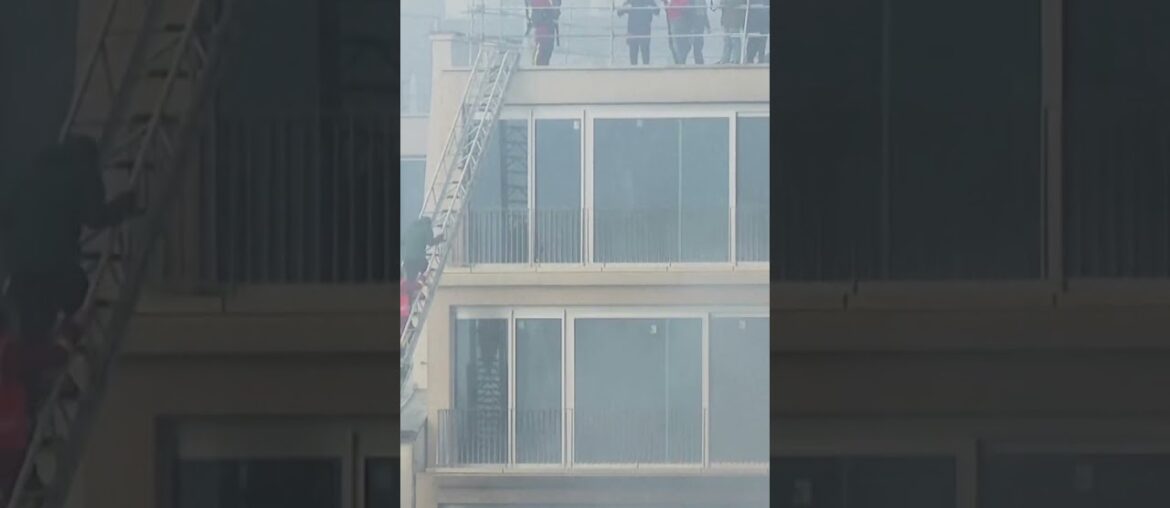 French Protesters Set Fire to Paris Construction on May Day French Protesters Set Fire to Paris Construction on May Day