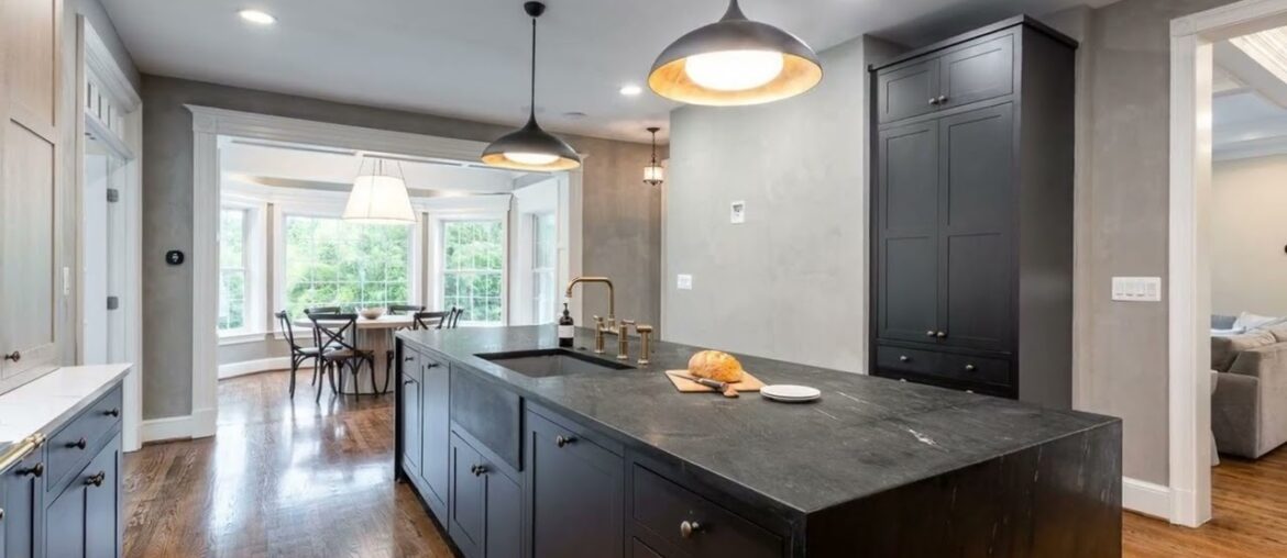 8925 Harvest Square Court, Potomac, MD 20854