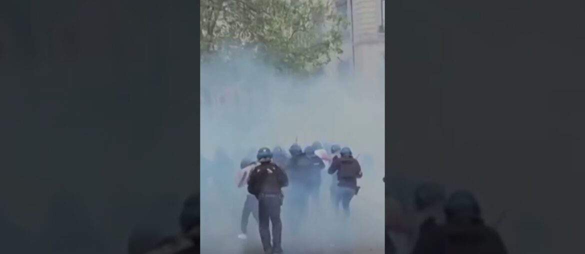Demonstrators unleash on police during violent protests in France Demonstrators unleash on police during violent protests in France