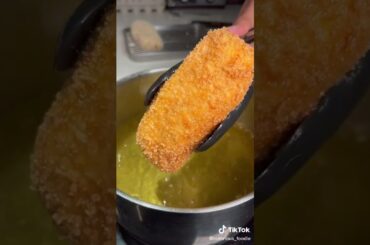 Master the Art of Chicken Cordon Bleu: Step-by-Step Guide to The Perfect Meal