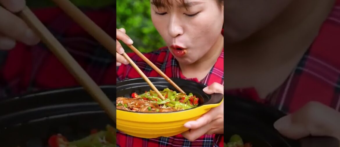 Race eating speed | TikTok Video|Eating Spicy Food and Funny Pranks|Funny Mukbang #shorts Race eating speed | TikTok Video|Eating Spicy Food and Funny Pranks|Funny Mukbang #shorts
