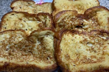 Amazing French toast recipe|| Easy to make and supper delicious. Cinnamon flavored!