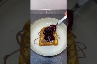 French Toast. Ingredients for 4 people: 320g. Pasta 100g. Pistachios 60ml. White wine 12 Argentina