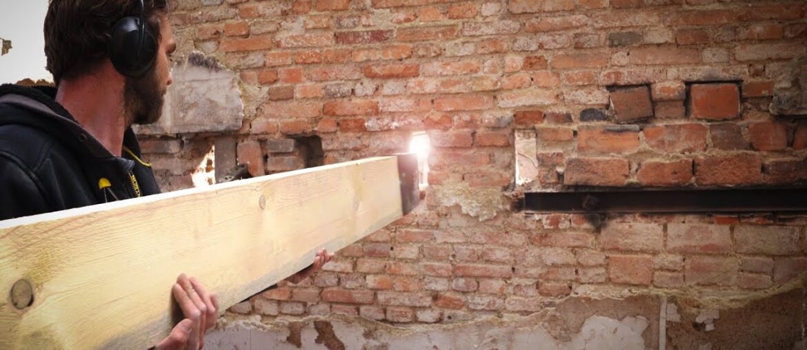 Scaling the chateau, up to the third floor!