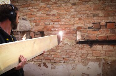 Scaling the chateau, up to the third floor!