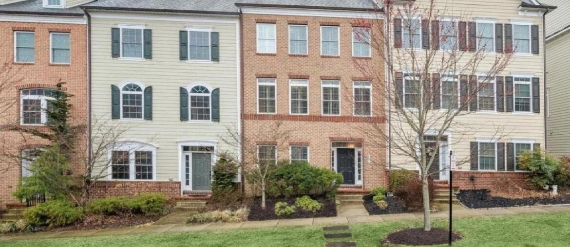 8986 TAWES ST, FULTON, MD Presented by Brian Saver.