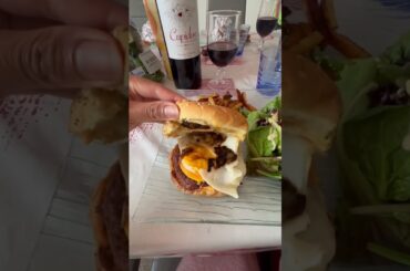 #homemade #burger #frenchwine #shortvideo