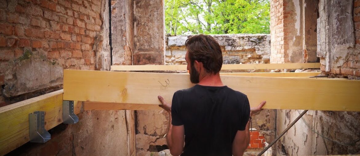 Im two metres away from WATERPROOFING the chateau.