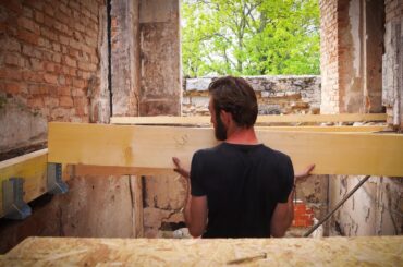 Im two metres away from WATERPROOFING the chateau.