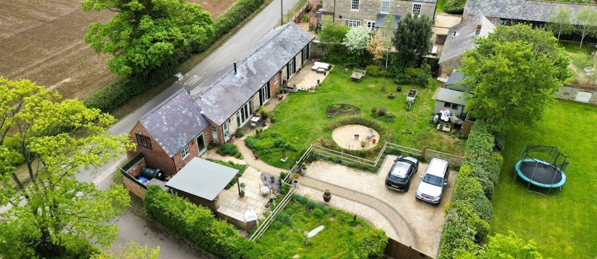 UK PROPERTY TOUR | OLD STABLES | TAYLOR WALSH UK PROPERTY TOUR | OLD STABLES | TAYLOR WALSH