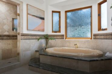 570 31st Street, Manhattan Beach, CA 90266