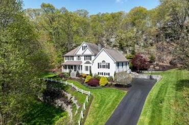 31 Riding Ridge Road Monroe, CT | ColdwellBankerHomes.com