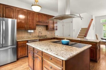 8801 Mary Mead Court, Potomac, MD 20854