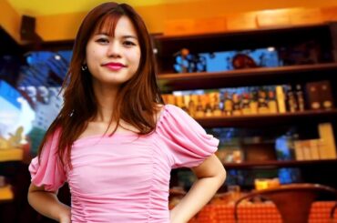 Burmese Girl tries French Food