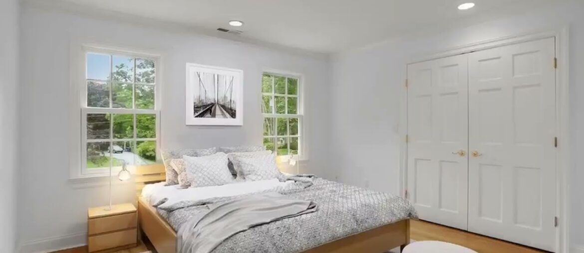 Greenwich (Cos Cob) CT Homes Real Estate for Sale: 8 Serenity Lane