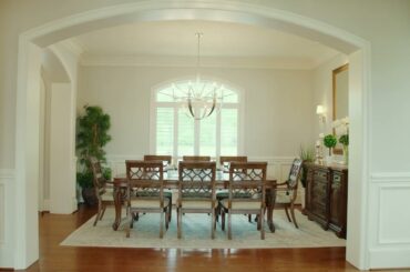 Exquisite Waterfront Estate: Luxury Home with Breathtaking Views and Resort-like Amenities