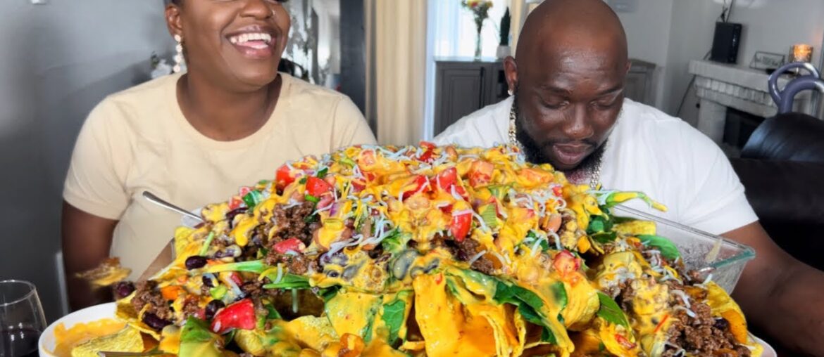 A PLATTER FULL OF CHEESY DELICIOUS NACHOS || FAMILY TIME || MUKBANG EATING SHOW ||