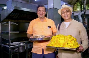 Karnataka Election Special! He Served Over 5000 Free Benne Dosae, Mysore Pak To Those Who Voted!