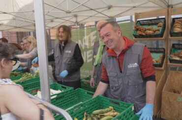 French charity fights food insecurity by redistributing unsold produce