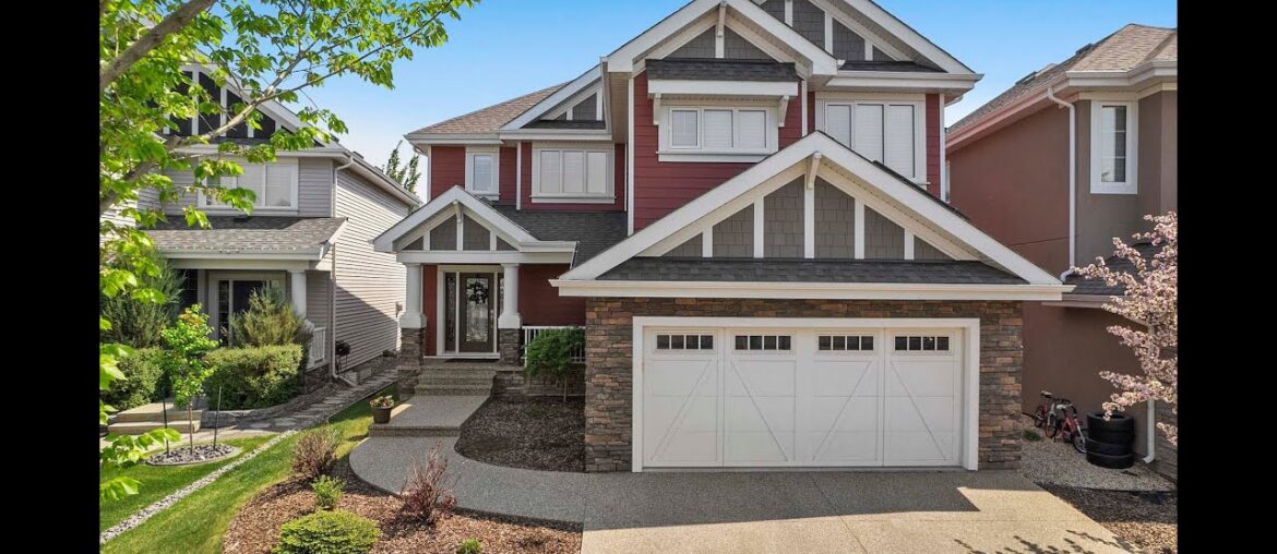 Former Showhome Fully Finished Home in Summerside 4k – Lake Access $795,000 Former Showhome Fully Finished Home in Summerside 4k - Lake Access $795,000