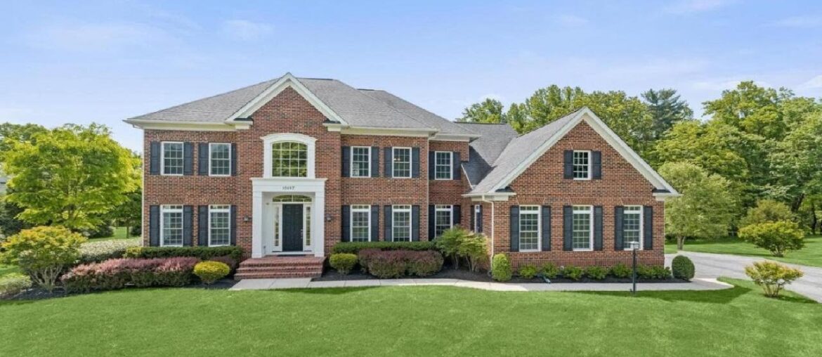 10157 SYCAMORE HOLLOW LN, GERMANTOWN, MD Presented by Anthony Friedman.