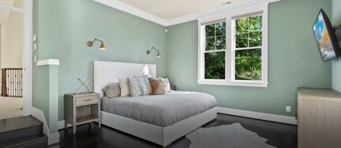 576 Lake Washington Boulevard East, Seattle, WA 98112