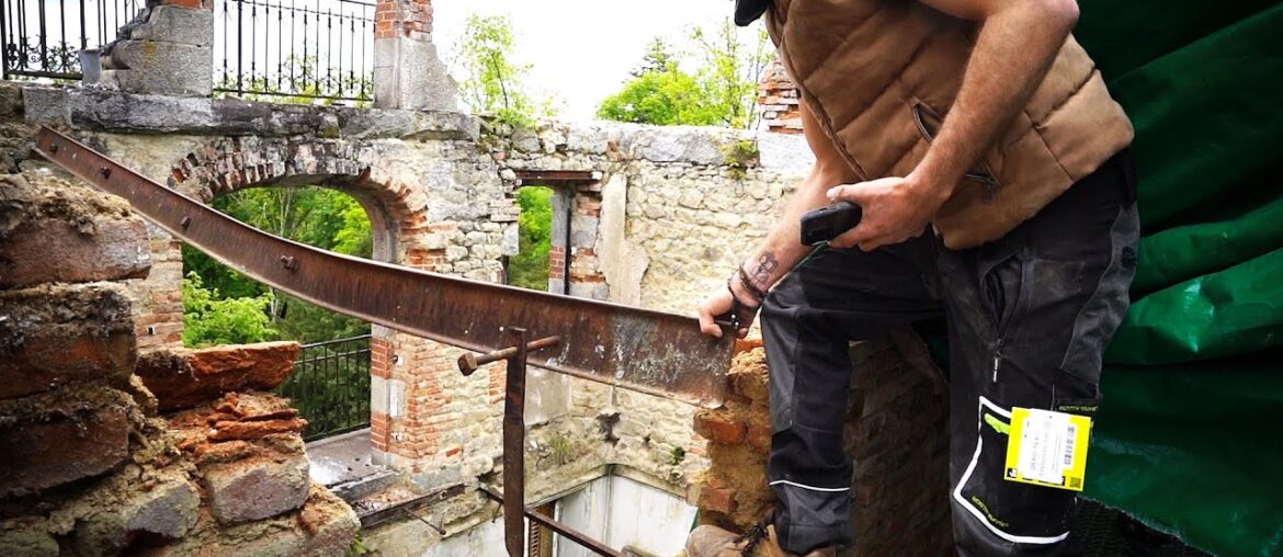 Dismantling the highest point of the chateau, will it hold up?