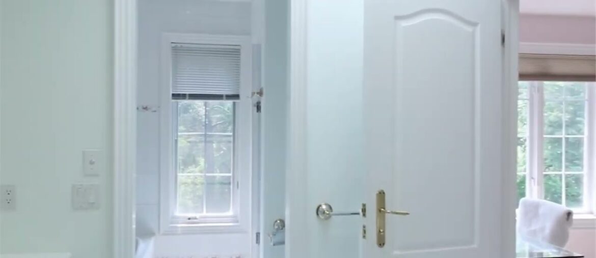 22 Valloncliffe Rd, Thornhill, ON