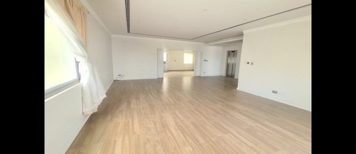 Adliya, Large spacious 4bed villa with pvt elevator – in comp, rent BD750 excl Adliya, Large spacious 4bed villa with pvt elevator - in comp, rent BD750 excl