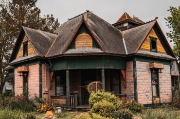 Exploring a World War 1 Veteran's ABANDONED House with EVERYTHING Left Behind | Found Wooden Legs